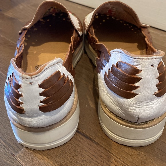 Handmade Leather Virgin Mary Sandals, Guadalupe Leather Shoes Made in Mexico - Picture 6 of 6